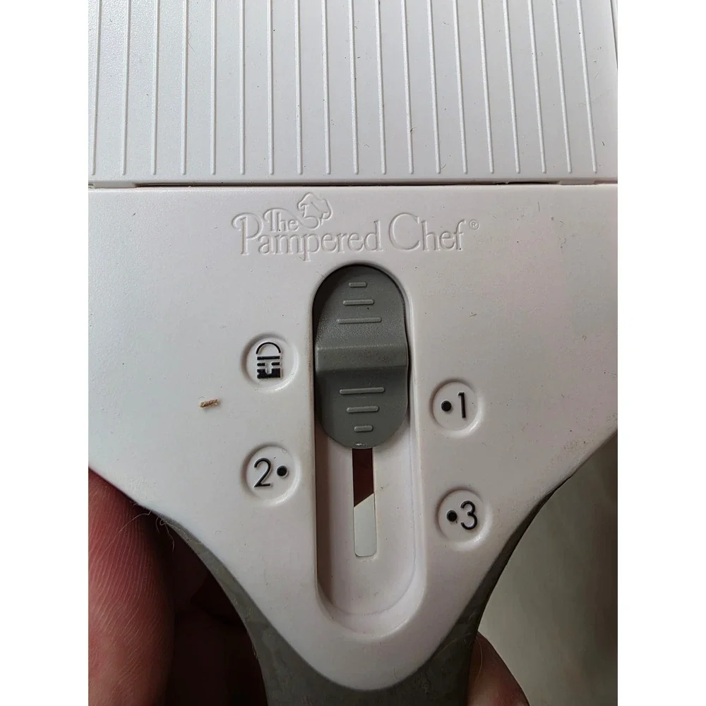Pampered Chef Adjustable Slicer White Gray‎ Stainless Steel Blade 1169 Guard A2